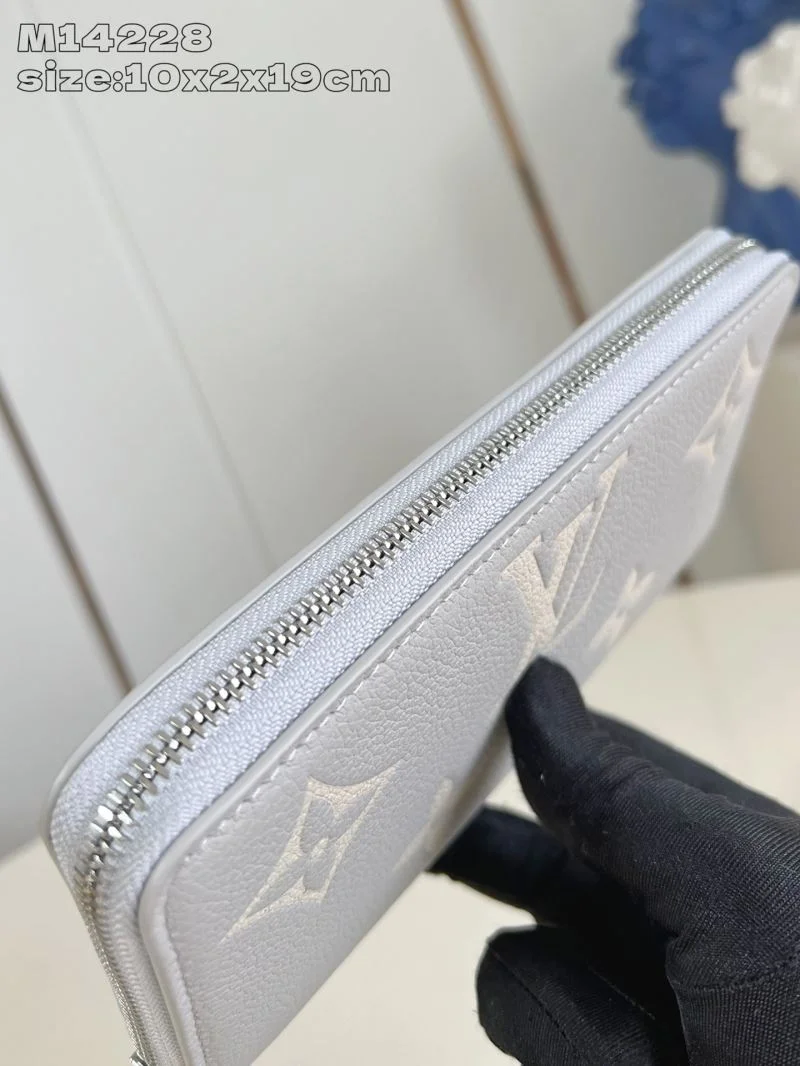 Louis Vuitton Wallets Purse Unisex 40236