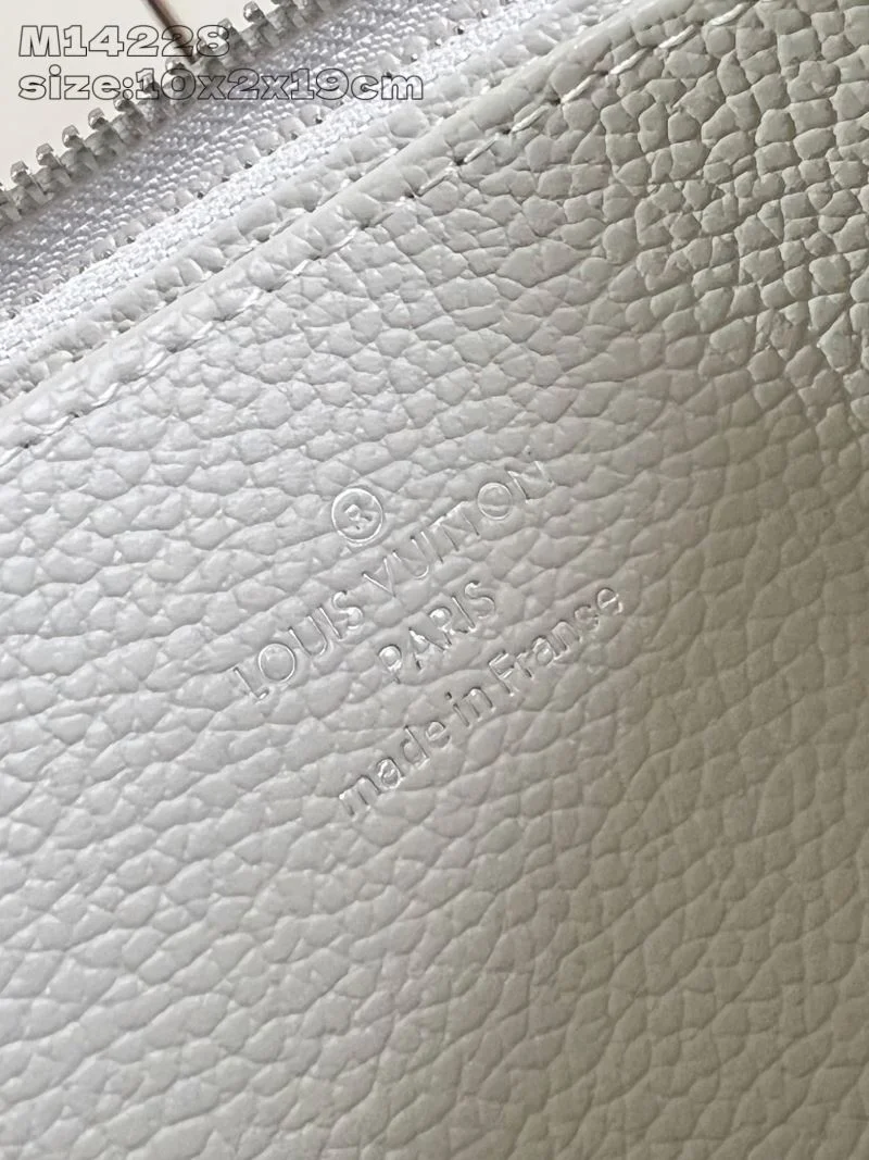 Louis Vuitton Wallets Purse Unisex 40236