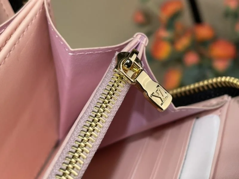 EyeCatching Louis Vuitton Wallets Purse 40231