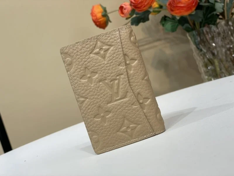 Snug Louis Vuitton Wallets Purse 40204