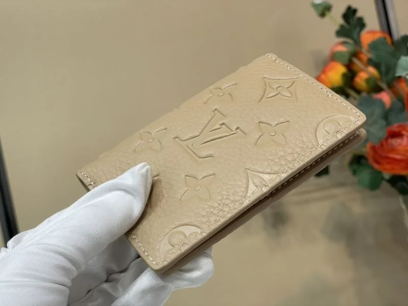 Snug Louis Vuitton Wallets Purse 40204