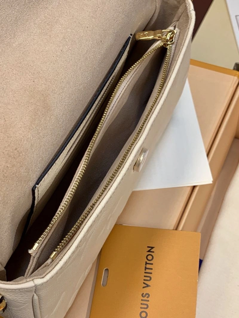 Louis Vuitton Wallets Purse Functional 69250