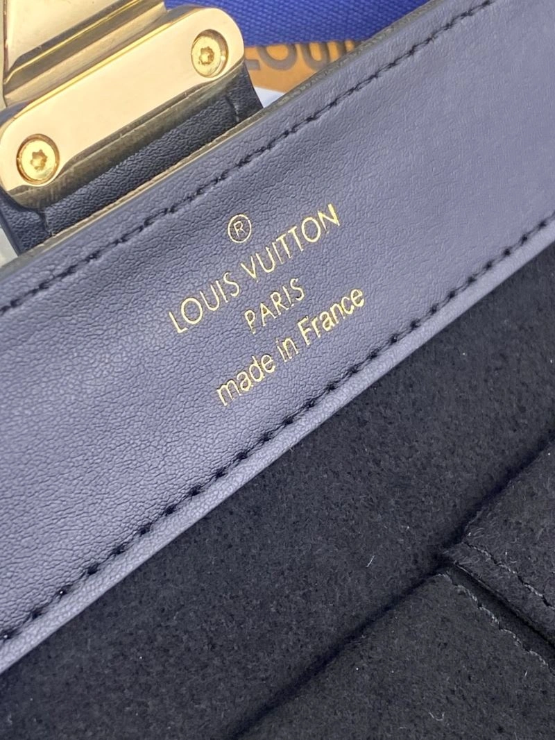 Louis Vuitton Wallets Purse Resilient 69221