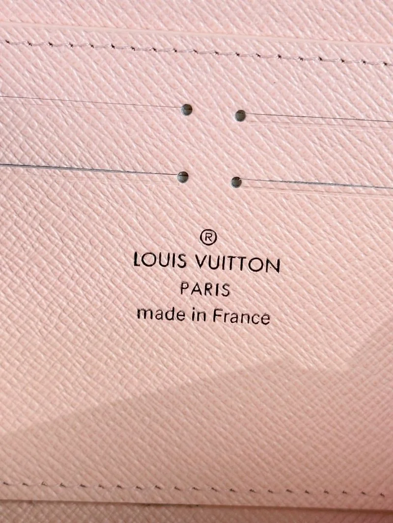 Flexible Louis Vuitton Wallets Purse 37682