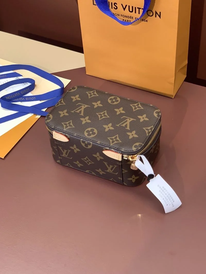 Louis Vuitton Wallets Purse Versatile 37677