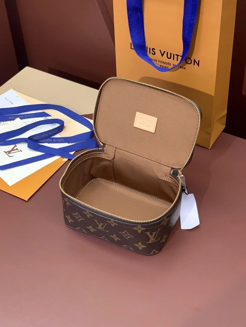 Louis Vuitton Wallets Purse Versatile 37677