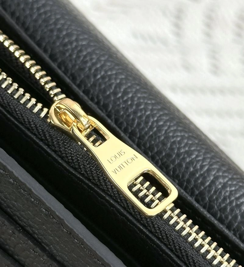 Louis Vuitton Wallets Purse TechFriendly 66278