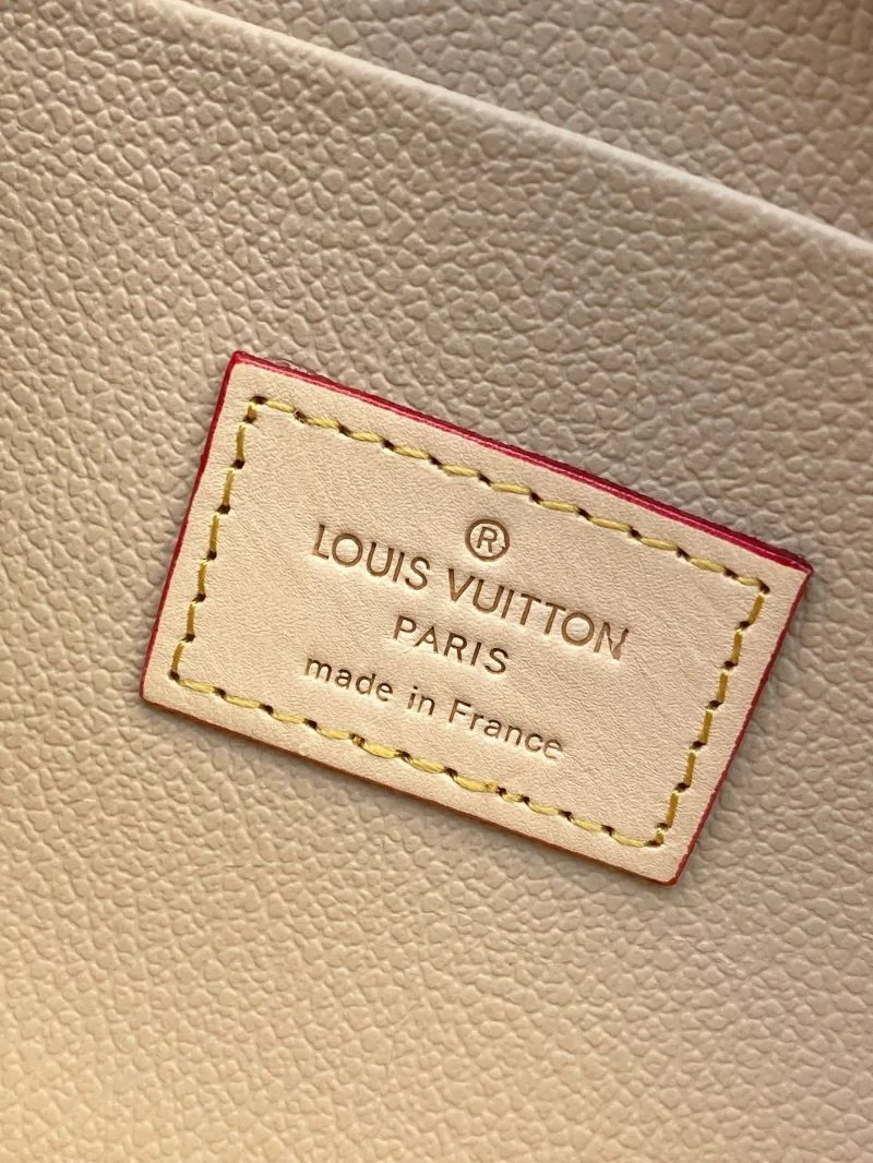 Louis Vuitton Wallets Purse Fashionable 37601