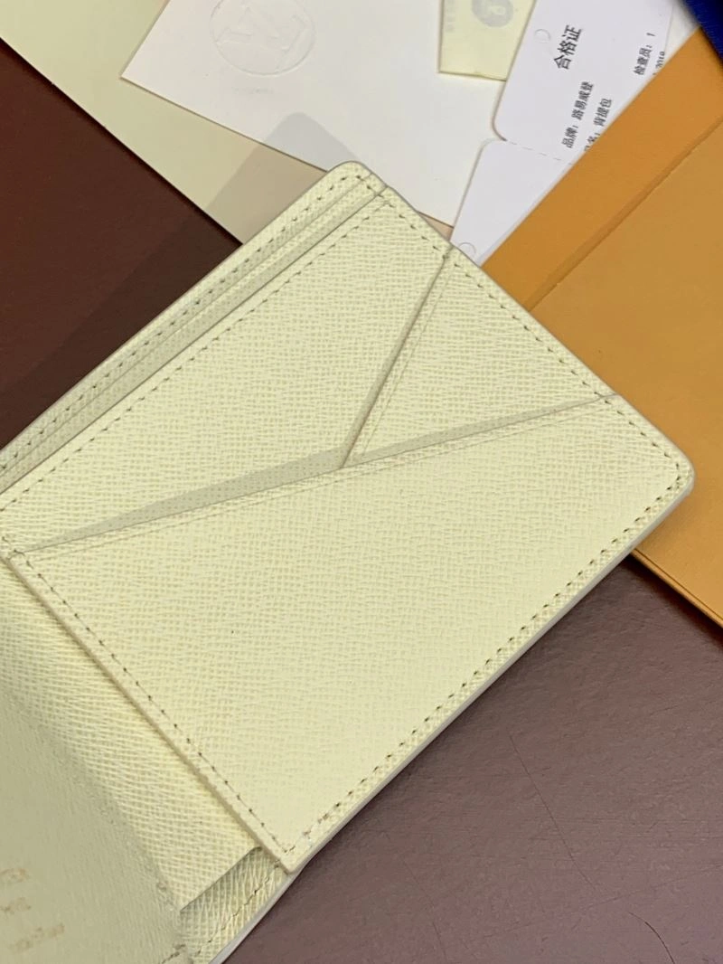 Louis Vuitton Wallets Purse Resilient 68239