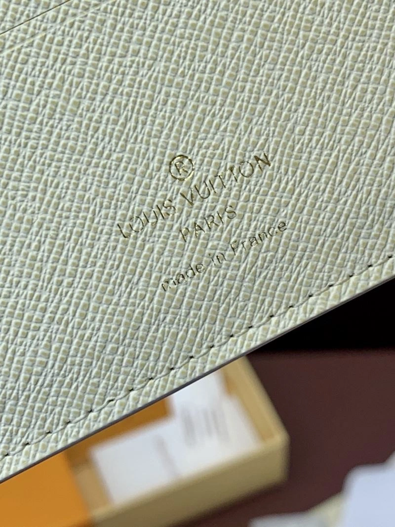 Louis Vuitton Wallets Purse Resilient 68239