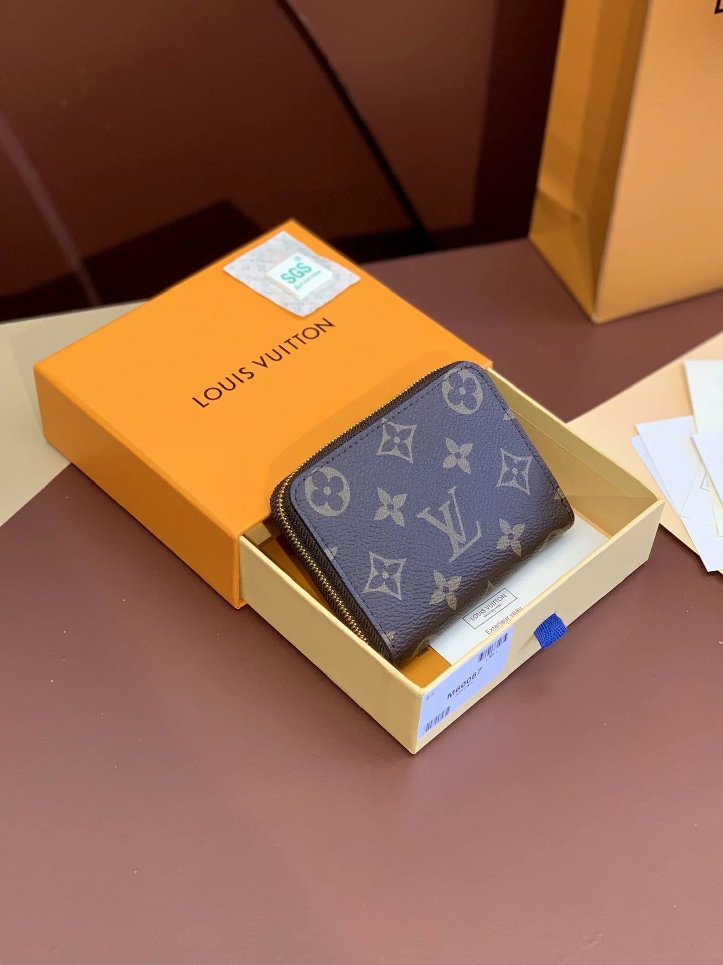 EyeCatching Louis Vuitton Wallets Purse 37621