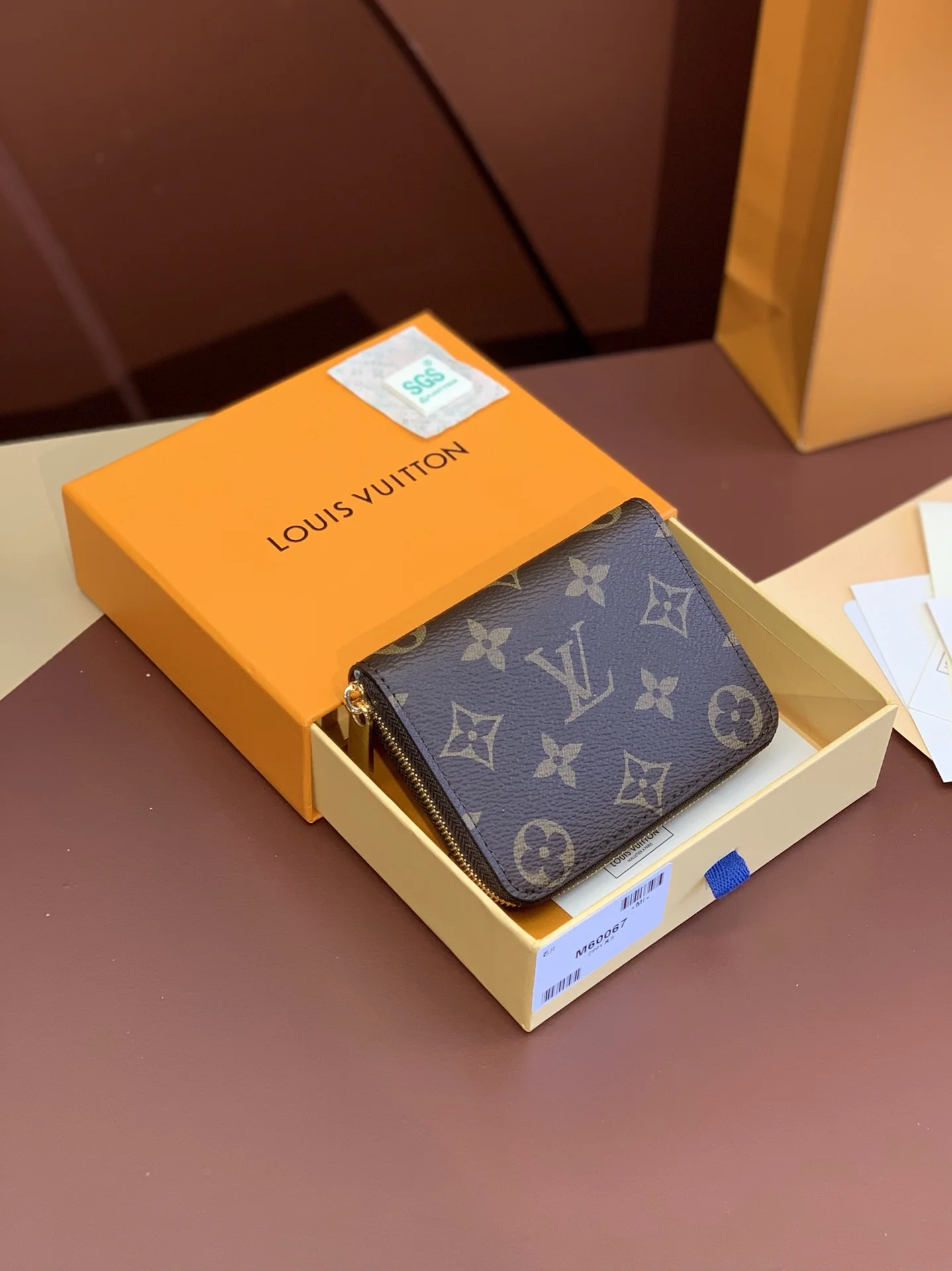 EyeCatching Louis Vuitton Wallets Purse 37621