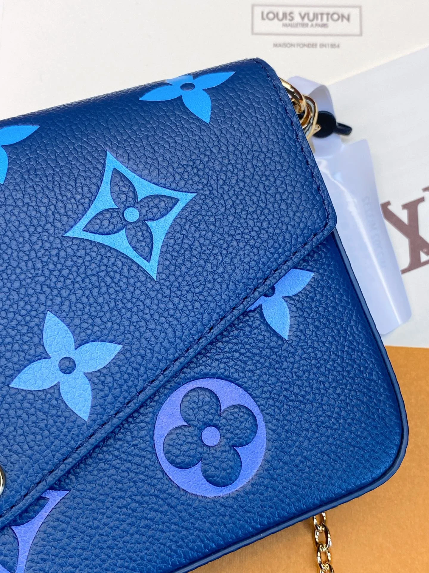 Louis Vuitton Wallets Purse UrbanChic 56164