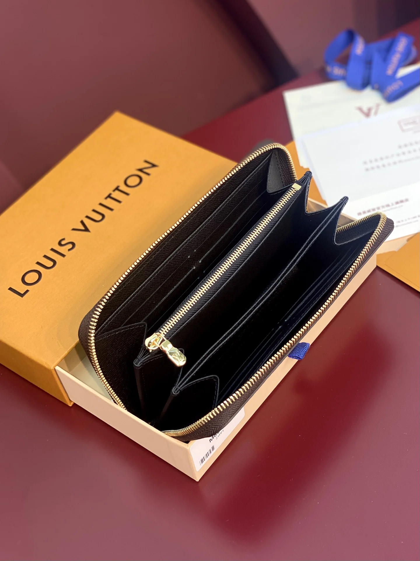 Louis Vuitton Wallets Purse Cozy 56146