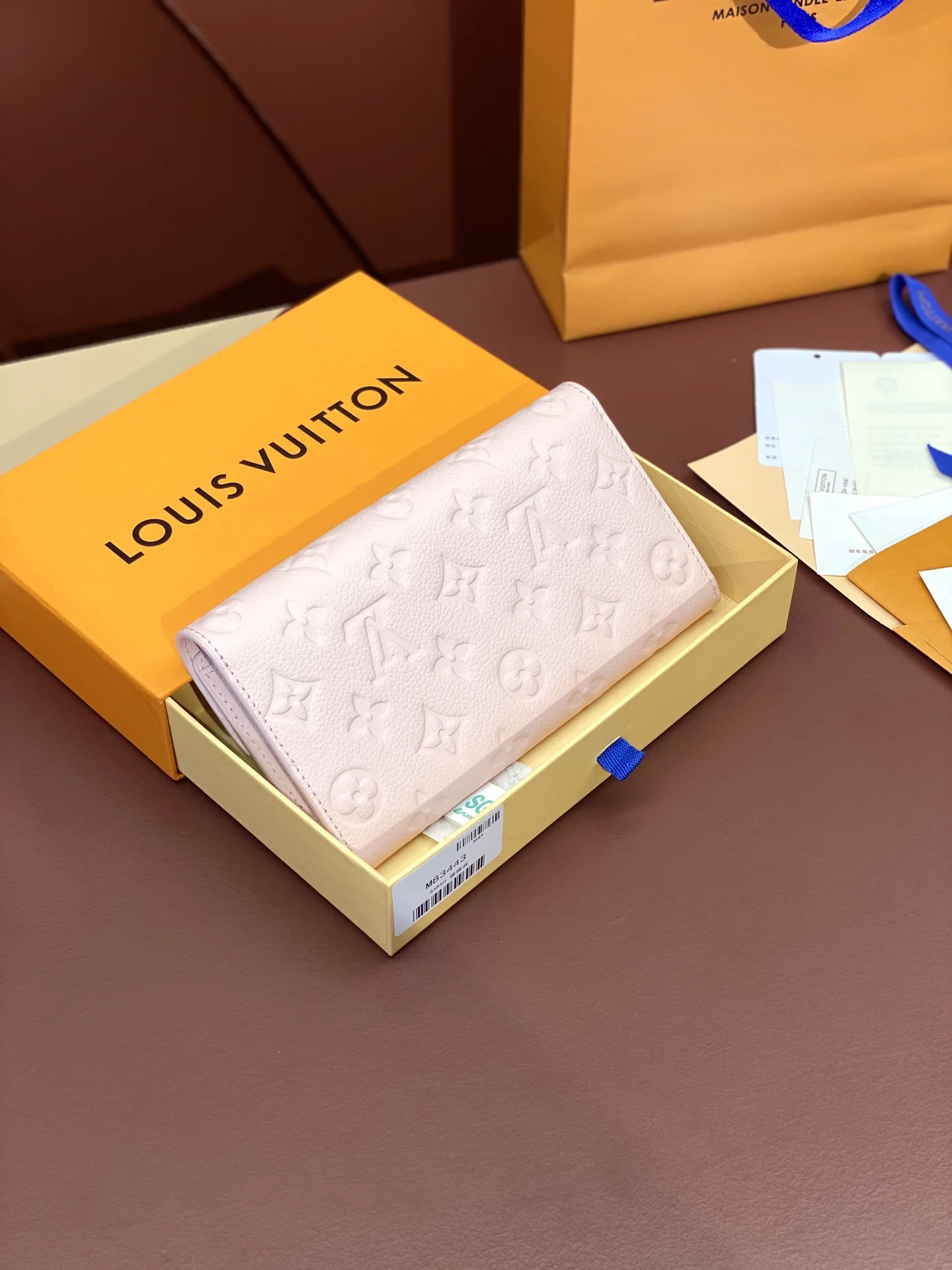 Sporty Louis Vuitton Wallets Purse 56121