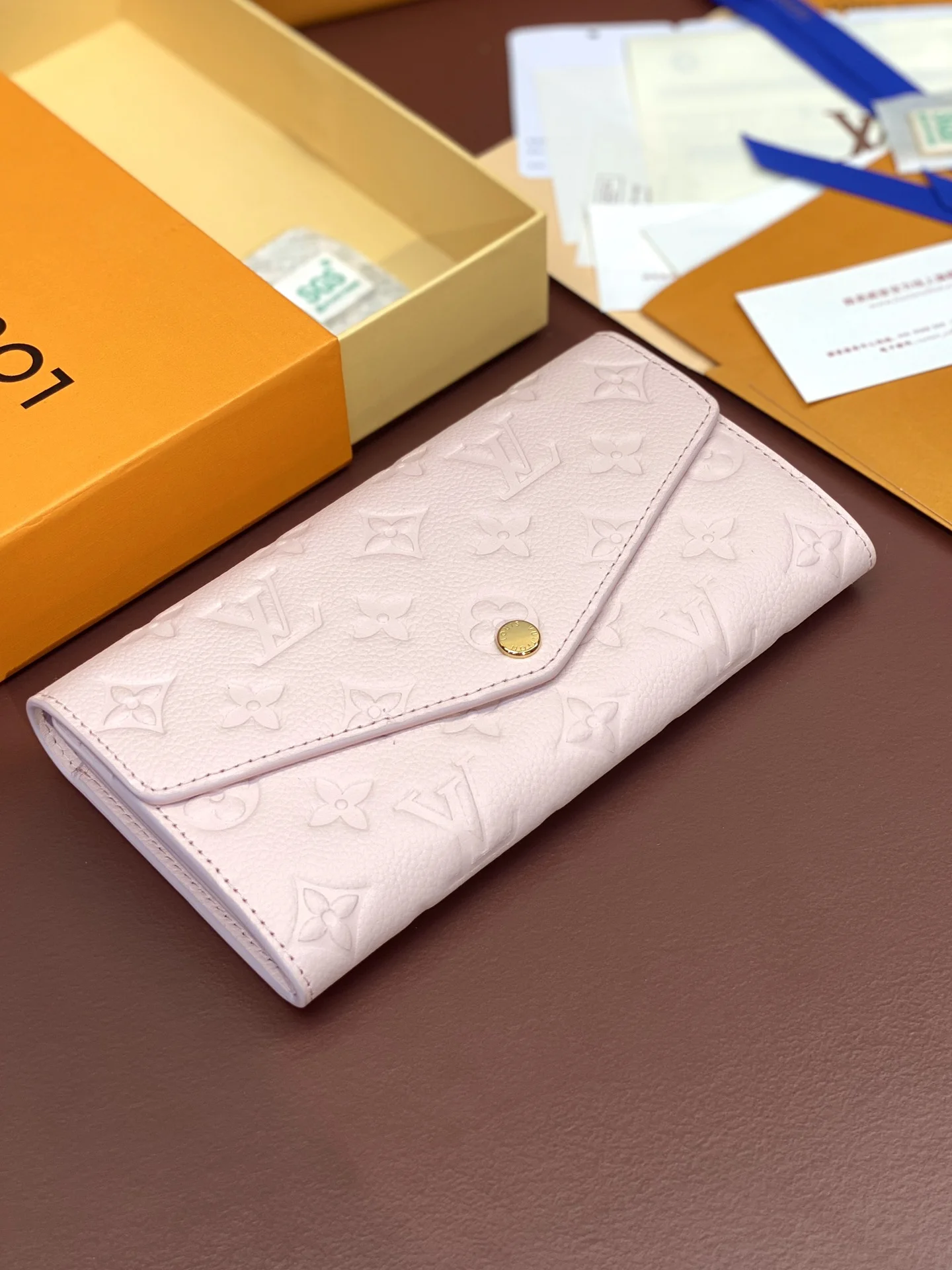 Sporty Louis Vuitton Wallets Purse 56121