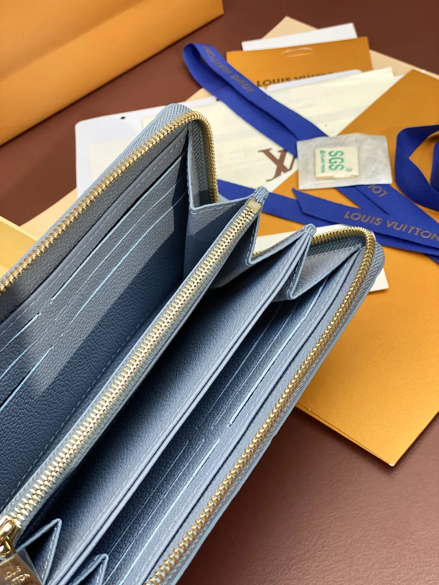Breathable Louis Vuitton Wallets Purse 56190