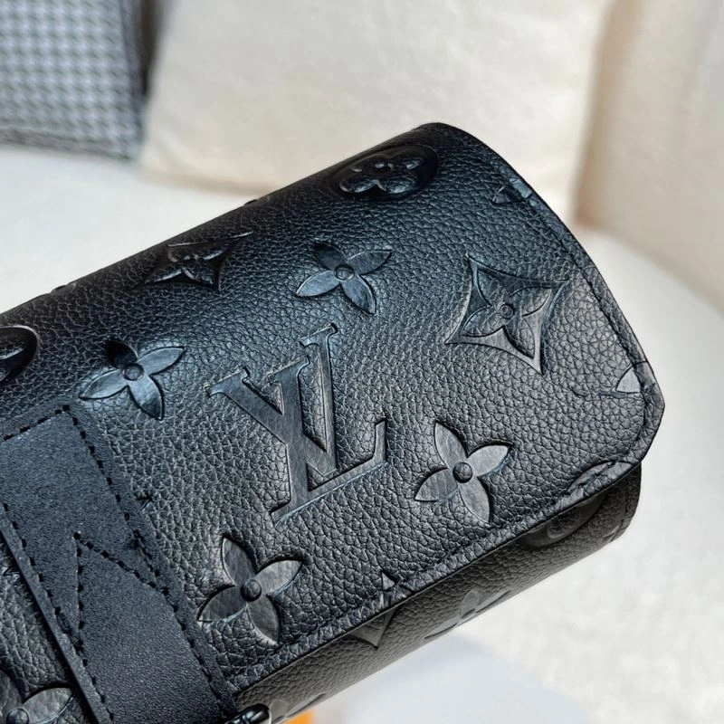 Snug Louis Vuitton Watches Boxes 276931