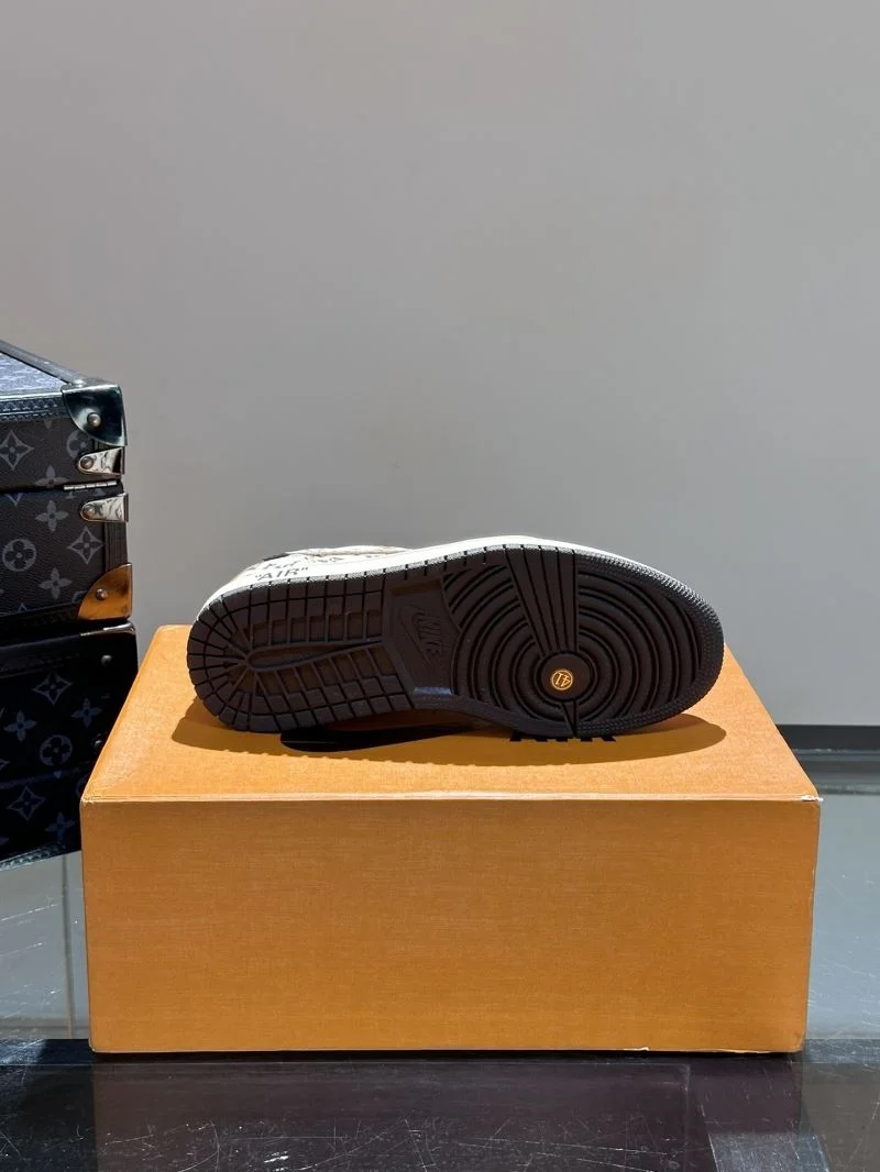 Seasonal Louis Vuitton x Nike Shoes 30321