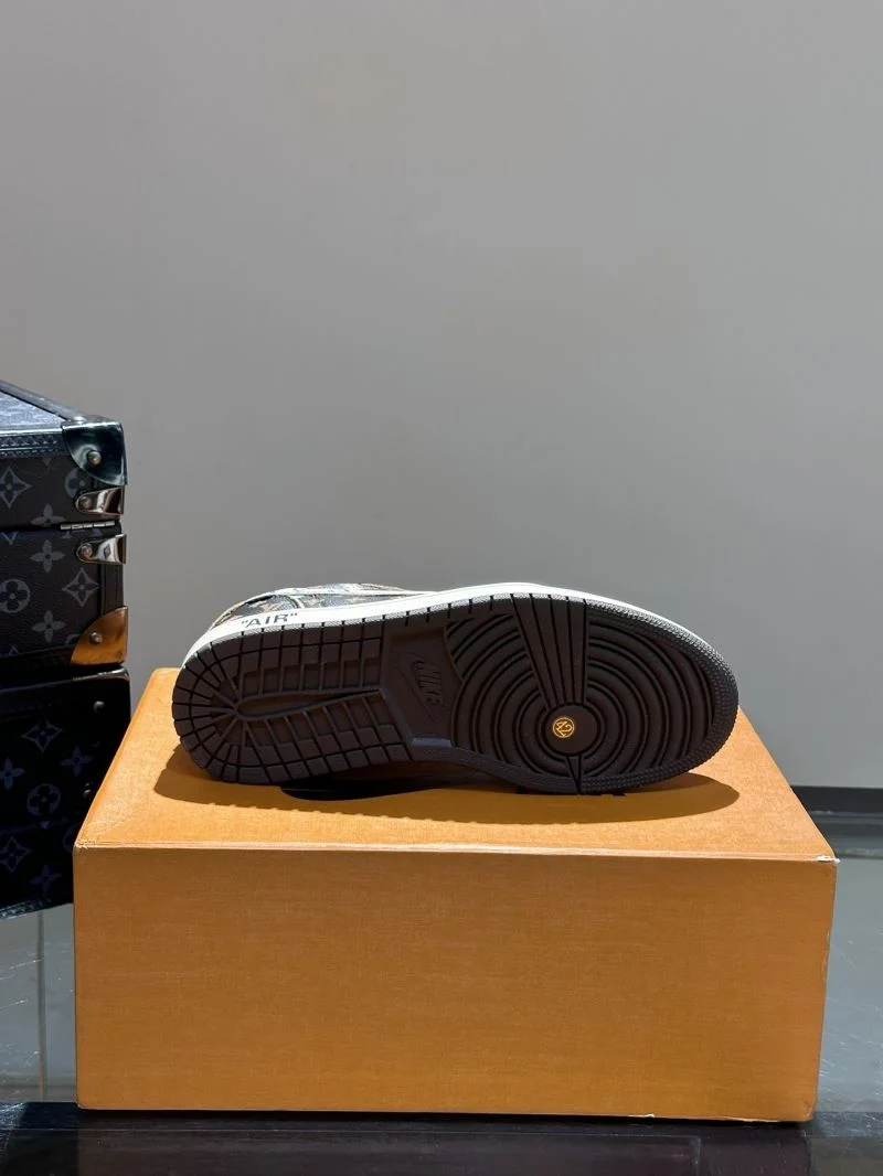 TechFriendly Louis Vuitton x Nike Shoes 30319