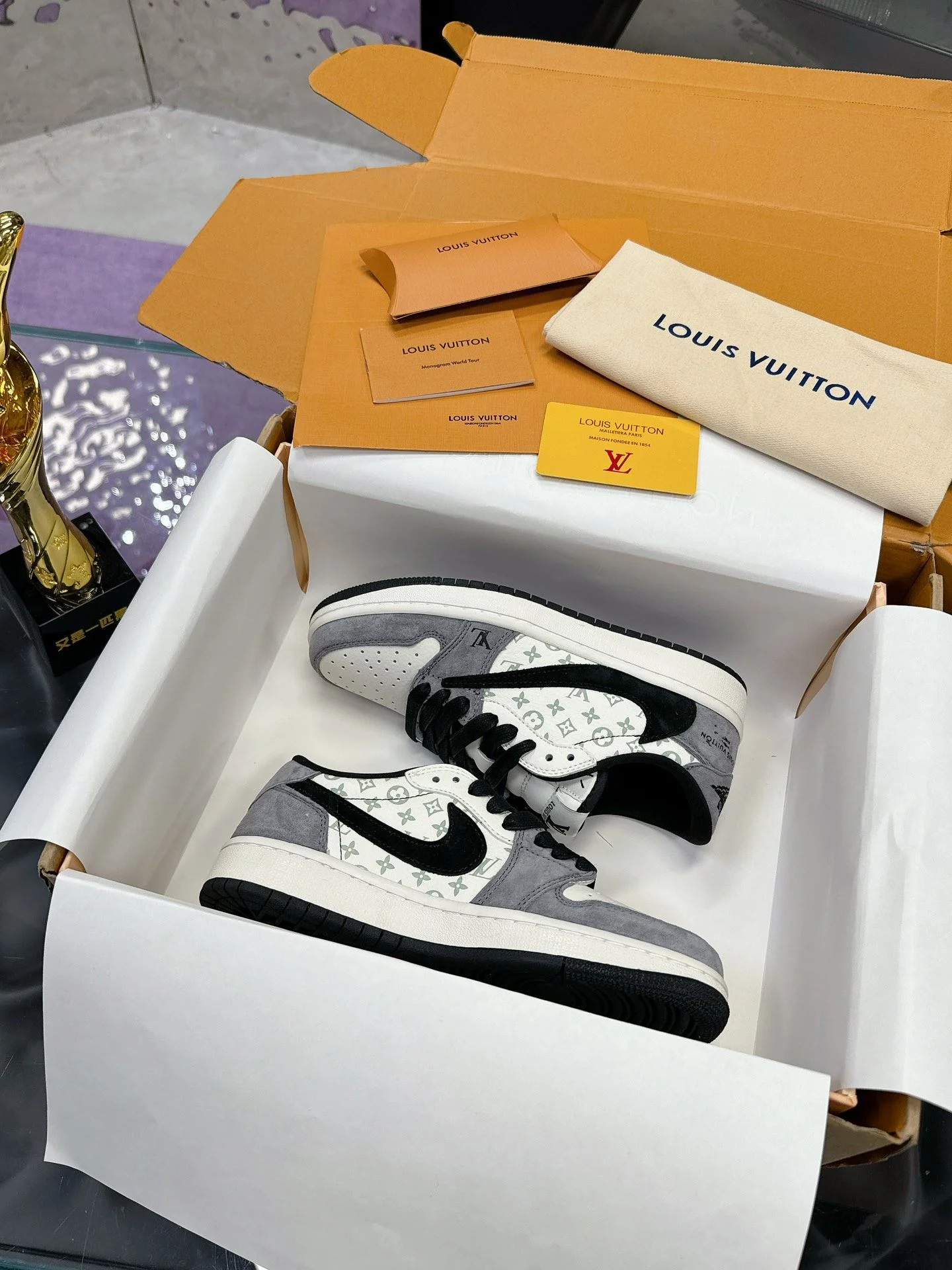 Louis Vuitton x Nike Shoes Versatile 31383