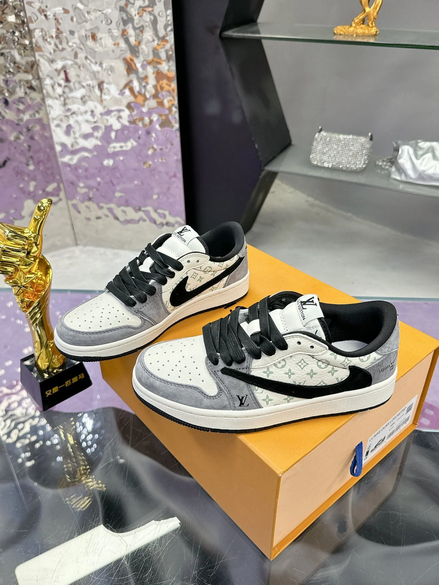 Louis Vuitton x Nike Shoes Versatile 31383