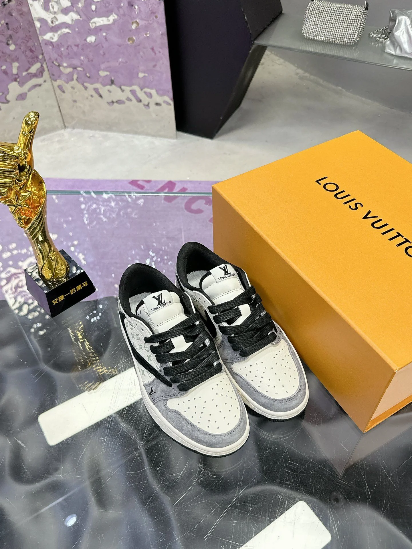 Louis Vuitton x Nike Shoes Versatile 31383
