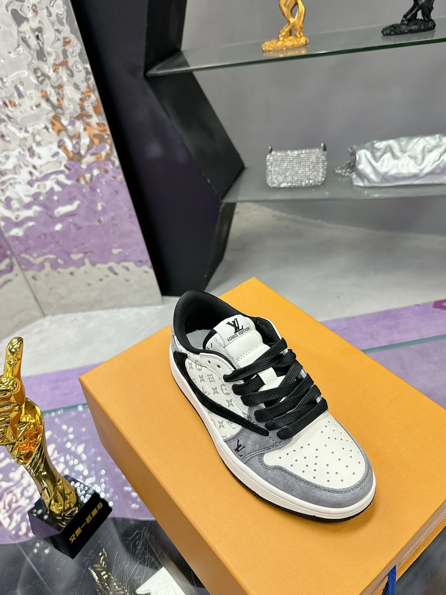 Louis Vuitton x Nike Shoes Versatile 31383