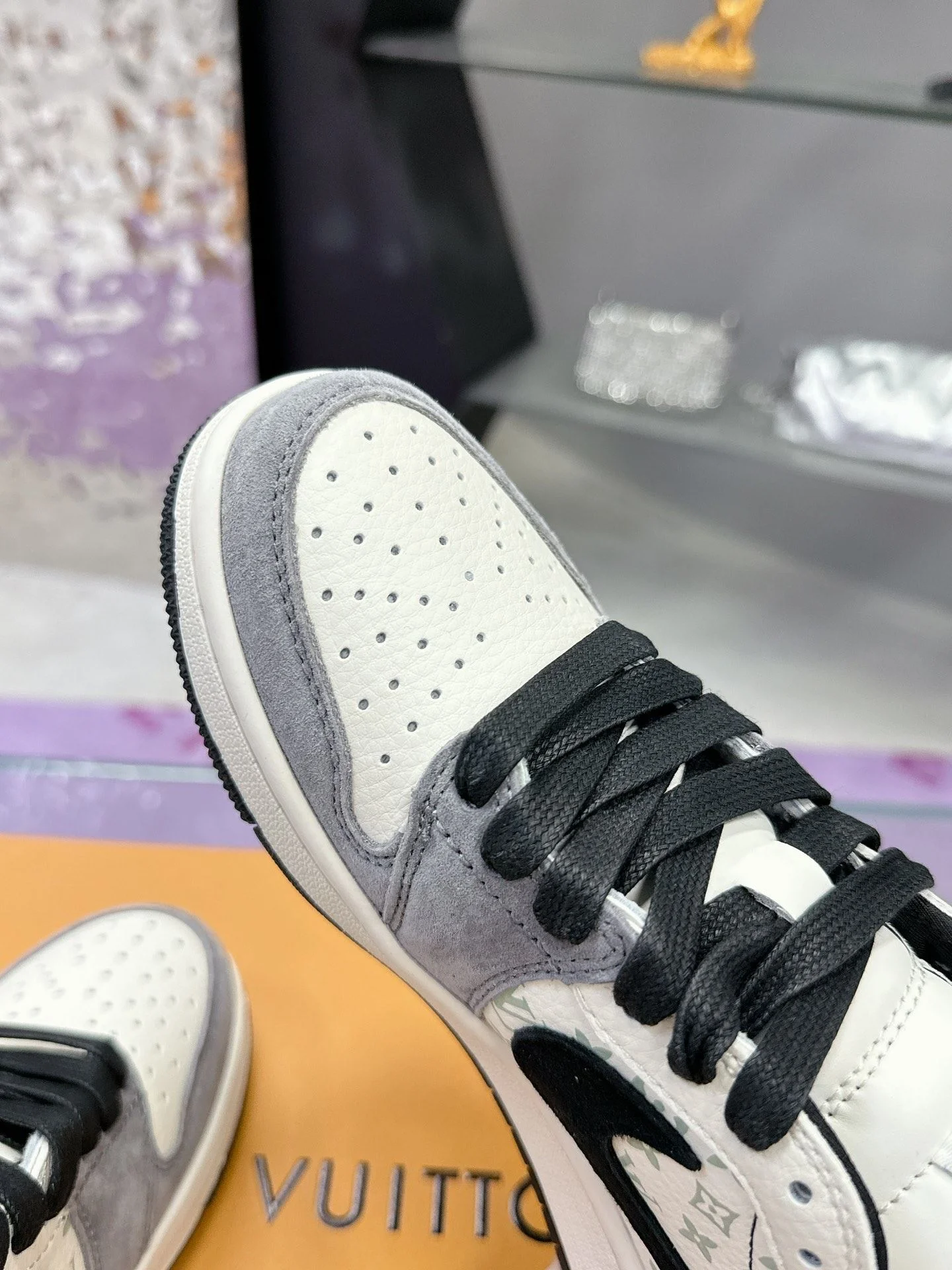 Louis Vuitton x Nike Shoes Versatile 31383