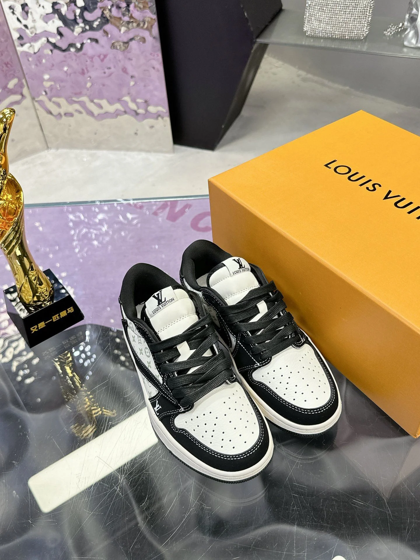 Breathable Louis Vuitton x Nike Shoes 31360