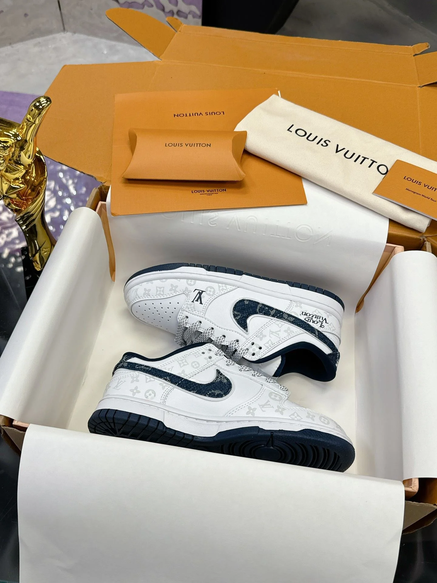 Colorful Louis Vuitton x Nike Shoes 31362