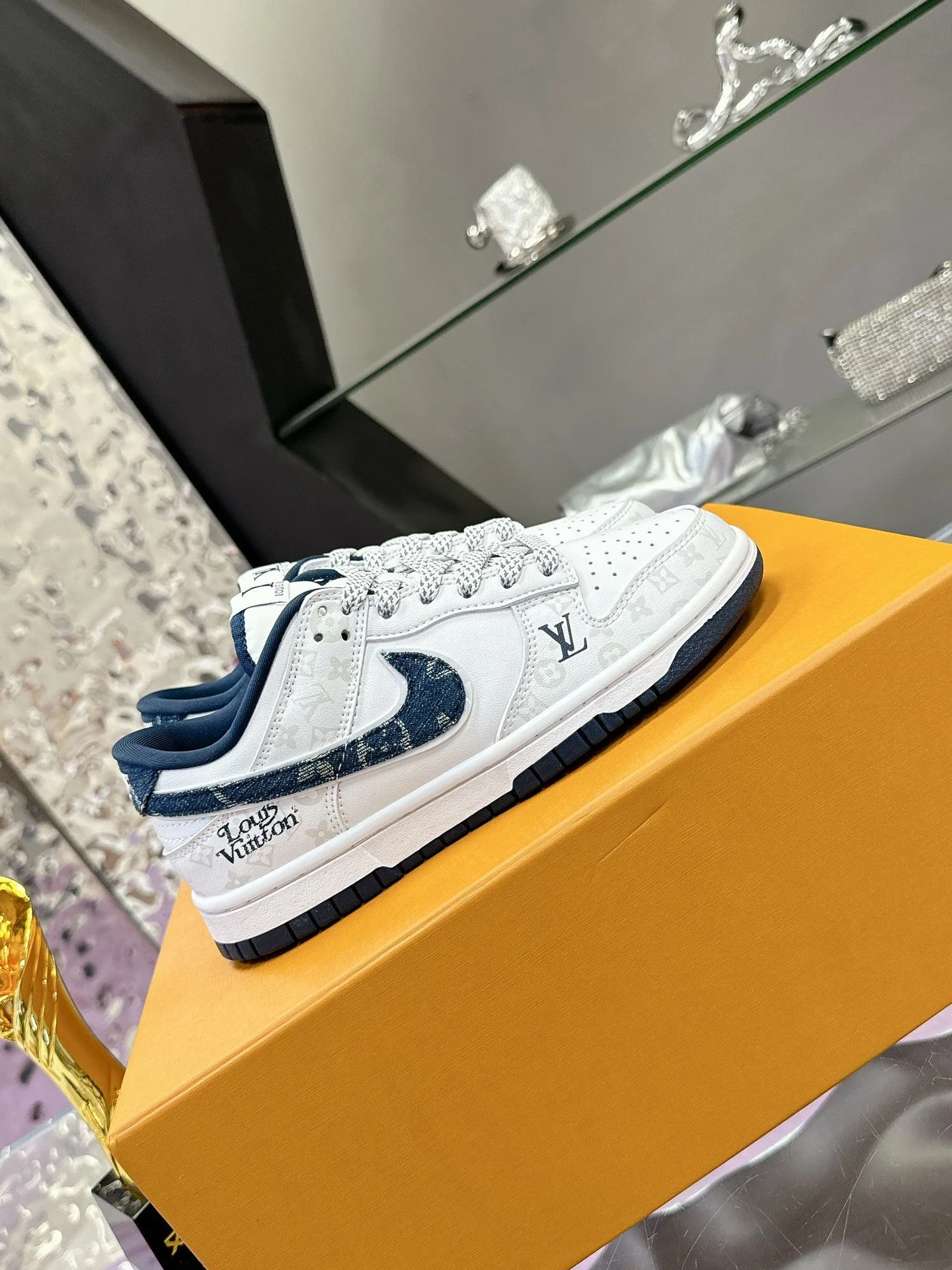 Colorful Louis Vuitton x Nike Shoes 31362