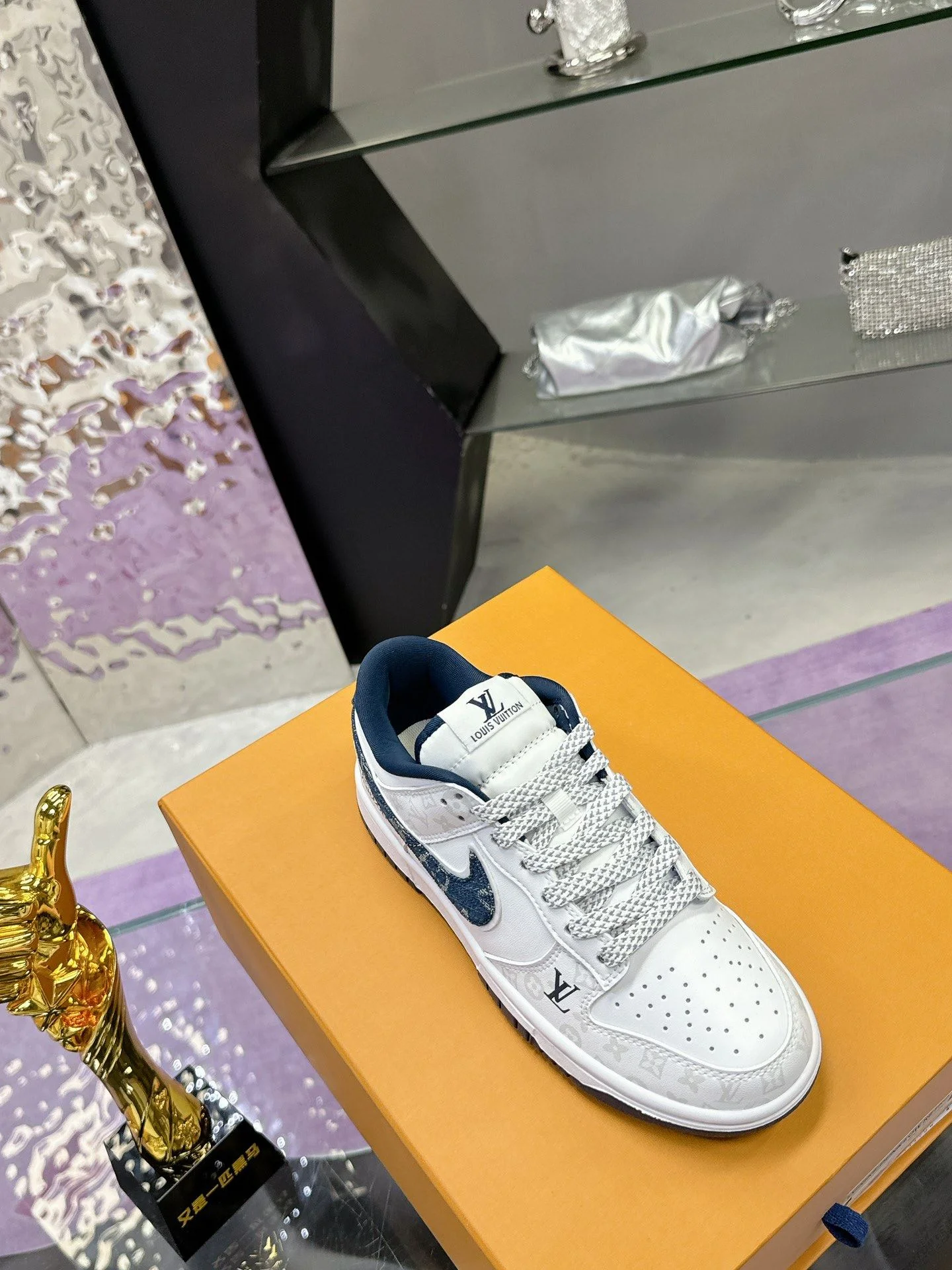 Colorful Louis Vuitton x Nike Shoes 31362