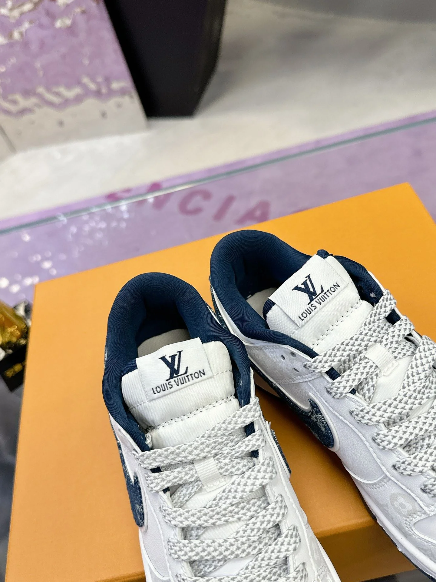 Colorful Louis Vuitton x Nike Shoes 31362