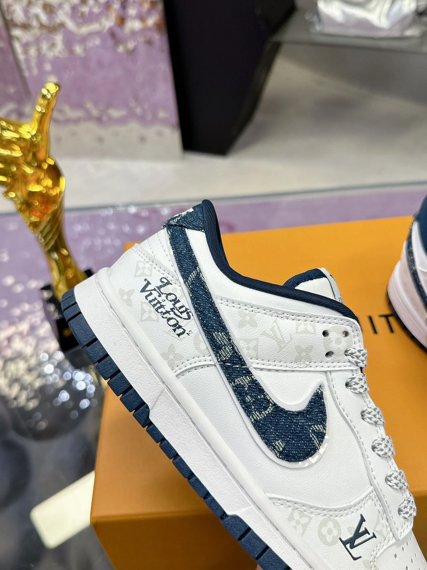 Colorful Louis Vuitton x Nike Shoes 31362