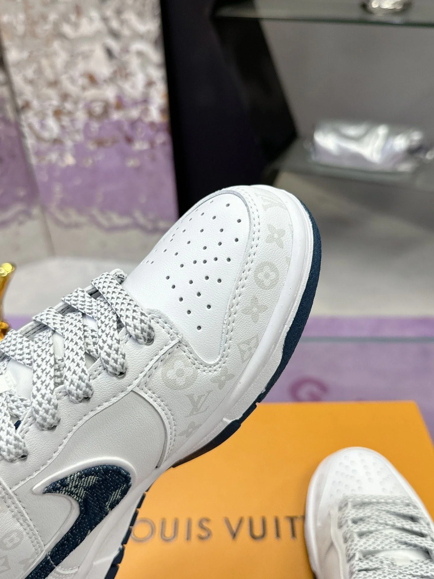 Colorful Louis Vuitton x Nike Shoes 31362