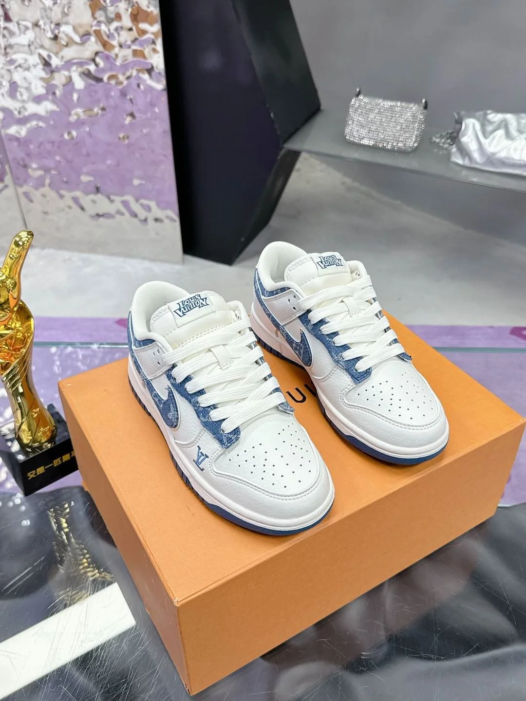 Louis Vuitton x Nike Shoes Durable 31388