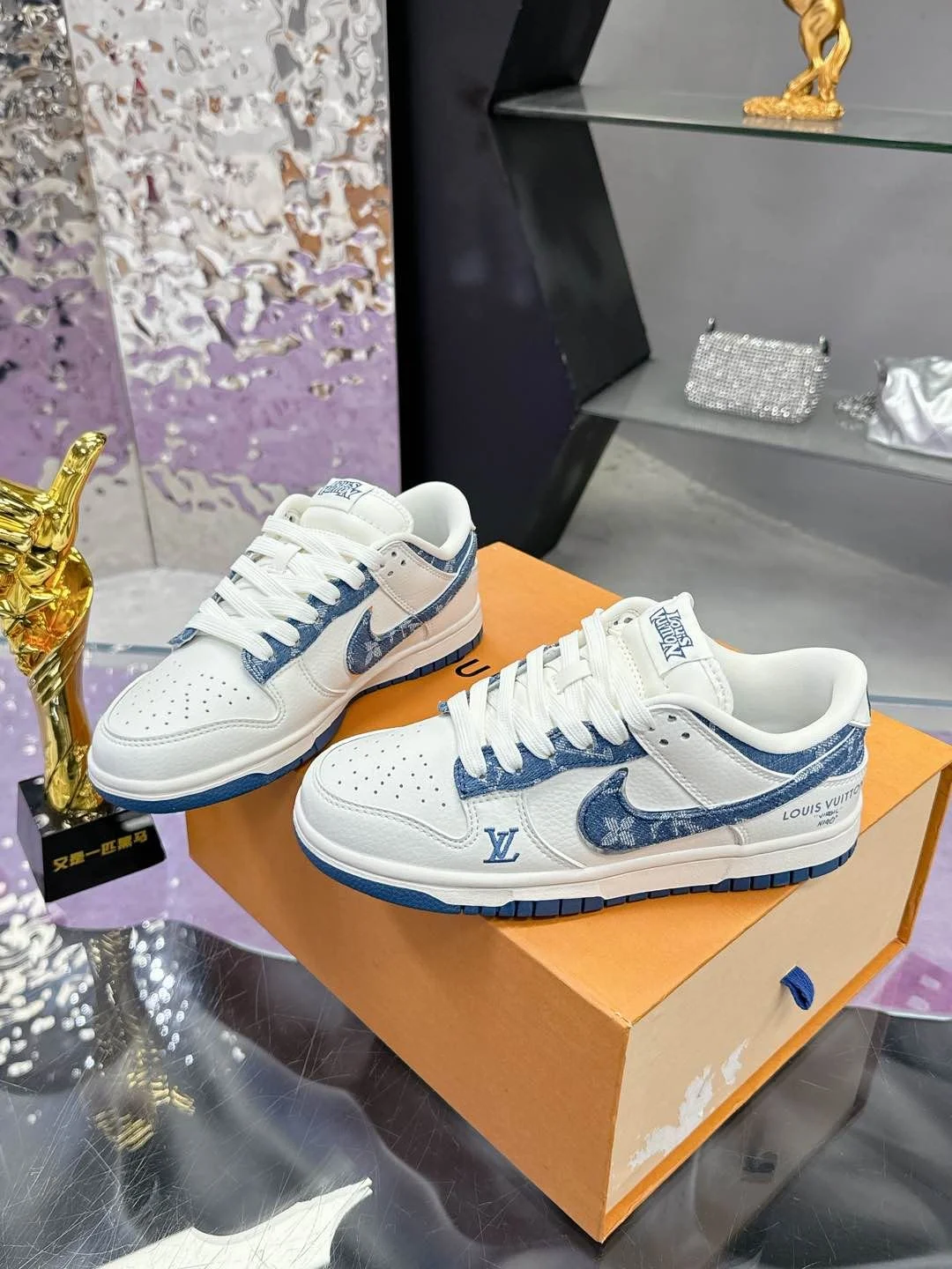 Louis Vuitton x Nike Shoes Durable 31388