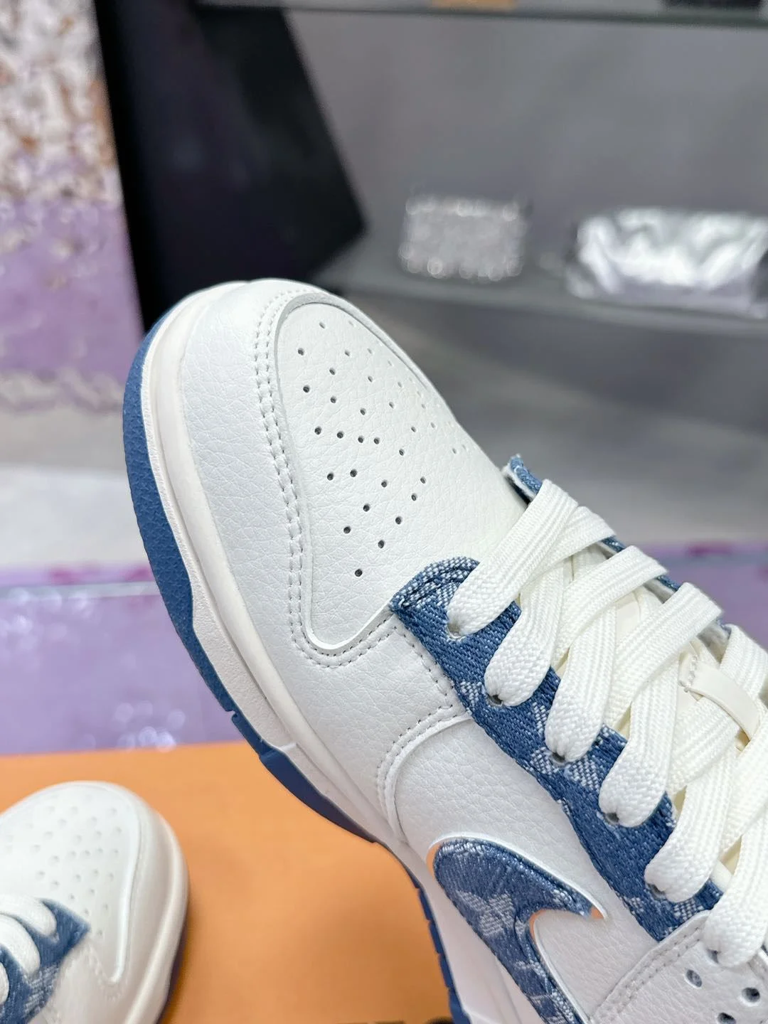 Louis Vuitton x Nike Shoes Durable 31388