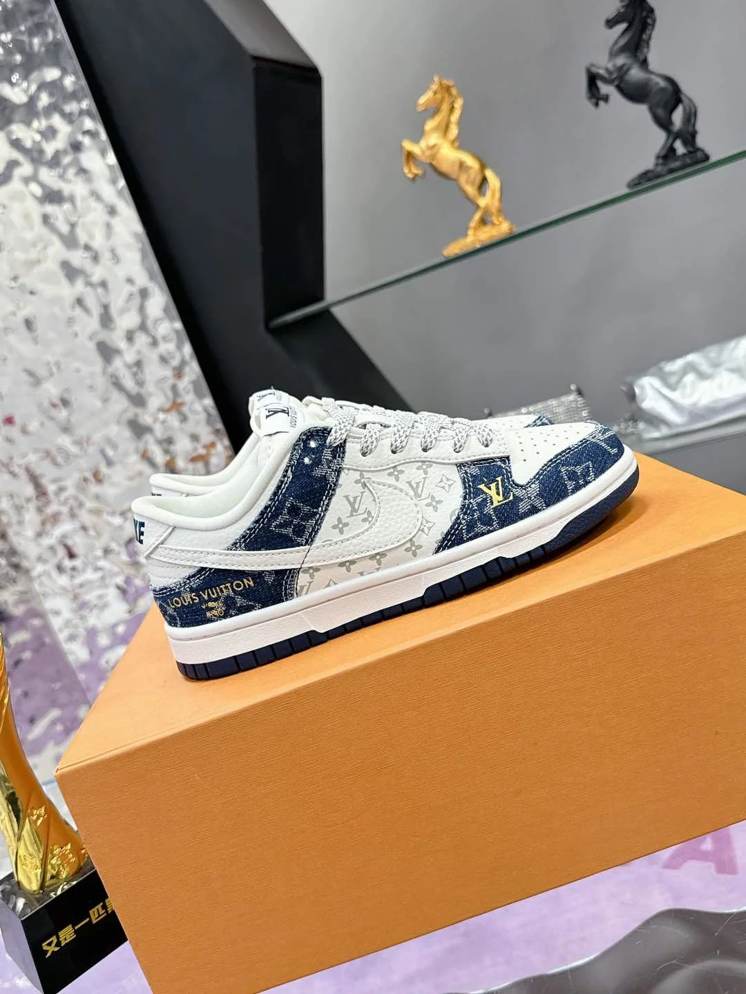 HighQuality Louis Vuitton x Nike Shoes 31365
