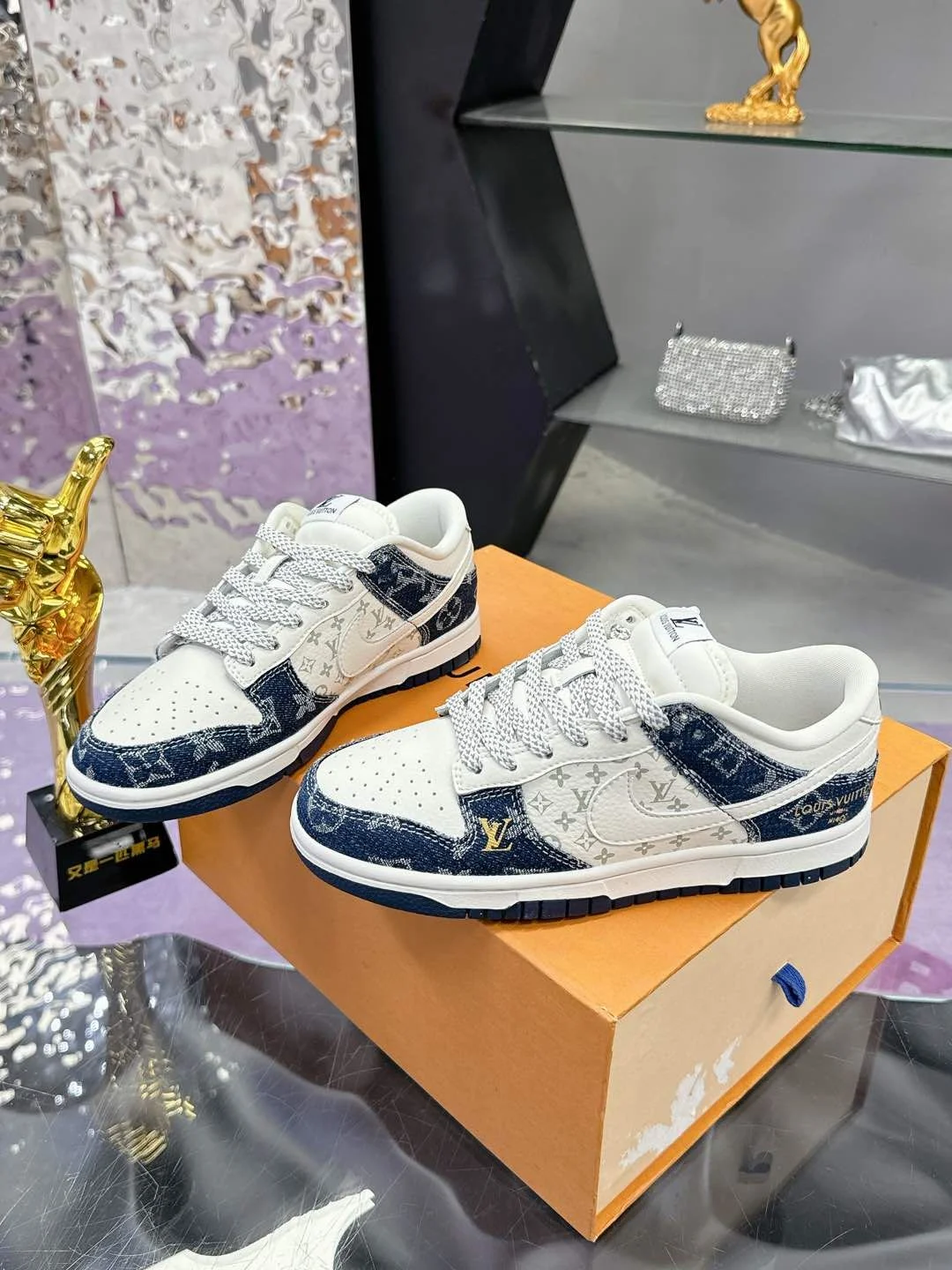 HighQuality Louis Vuitton x Nike Shoes 31365