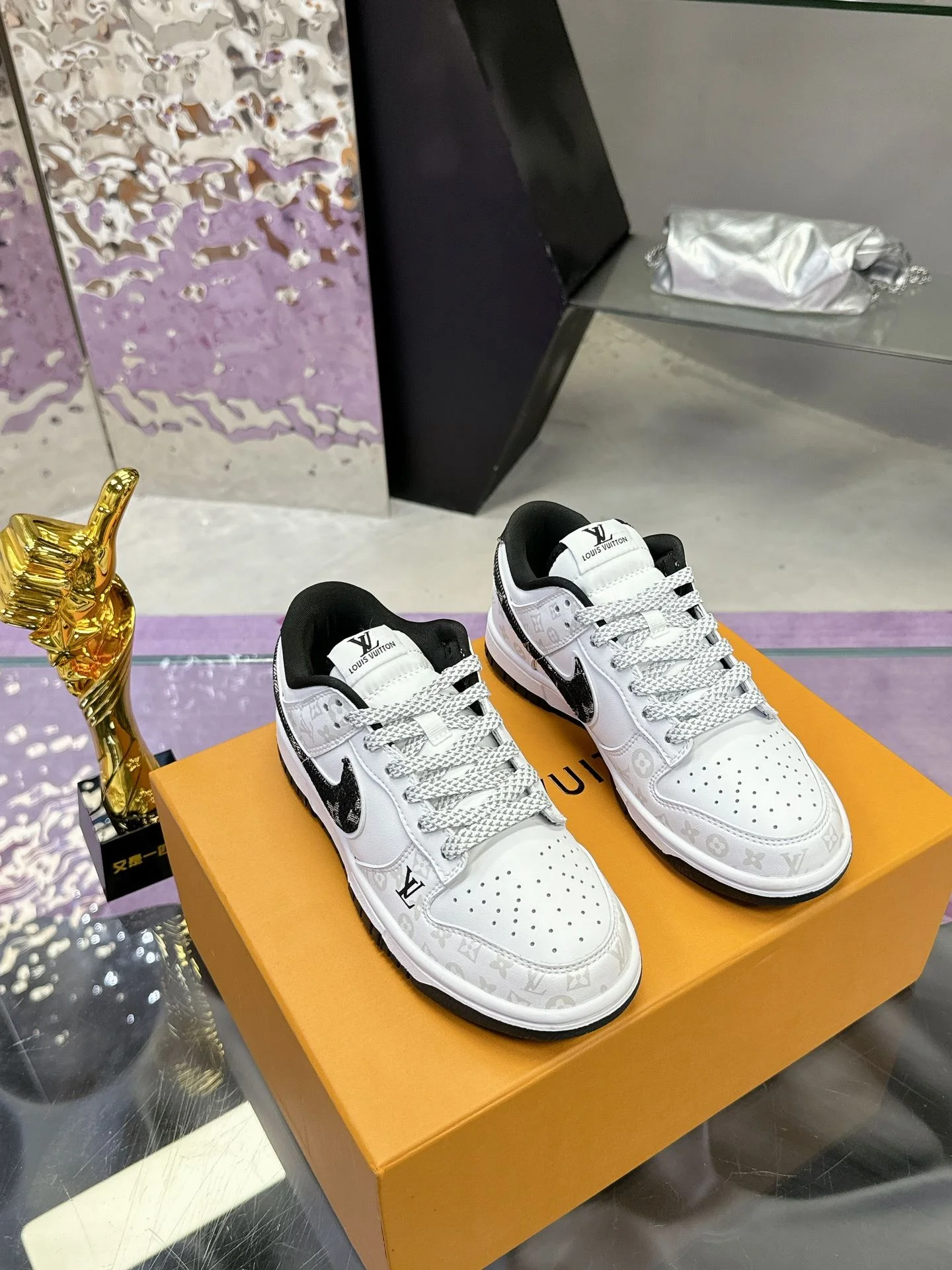 Louis Vuitton x Nike Shoes RelaxedFit 31361
