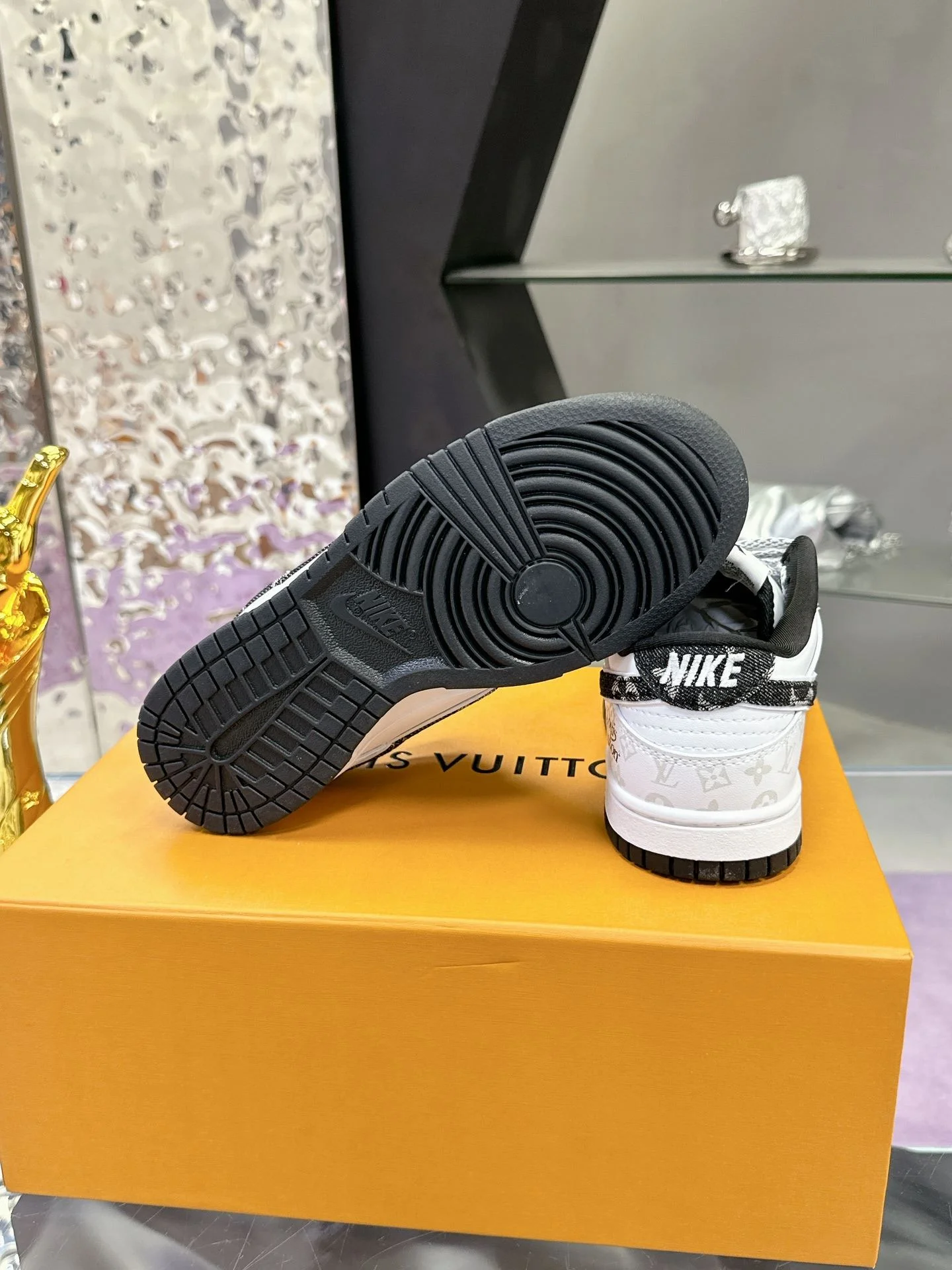 Louis Vuitton x Nike Shoes RelaxedFit 31361