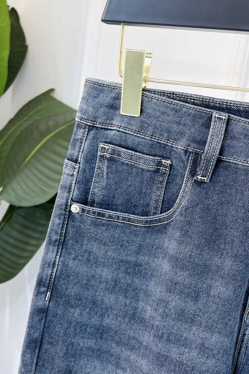 SportInspired Lululemon Jeans 160225