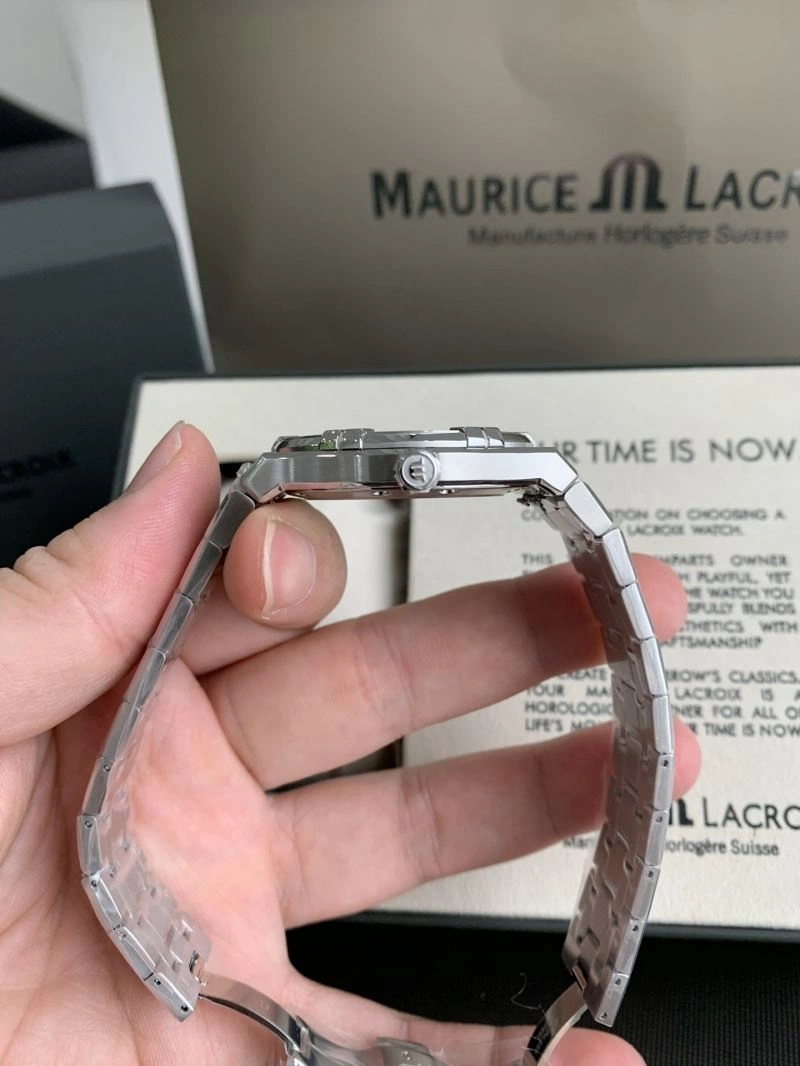 Youthful MAURICE LACROIC Watches 190057