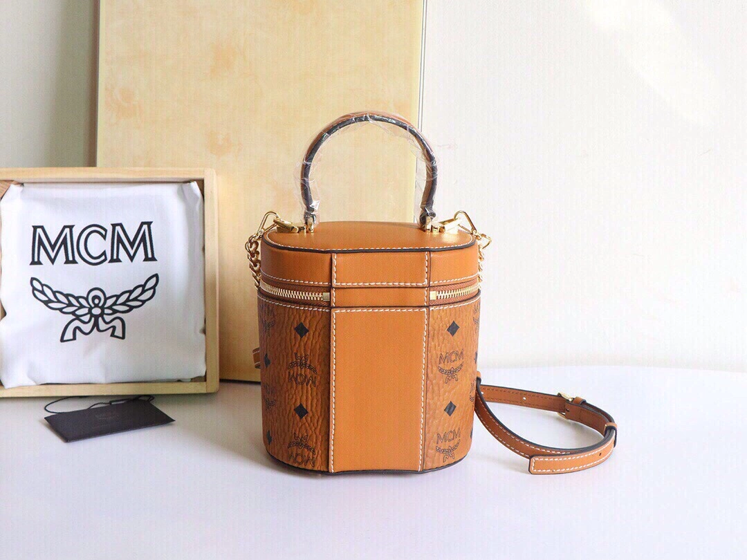 MCM Cosmetic Bags Attractive 90523