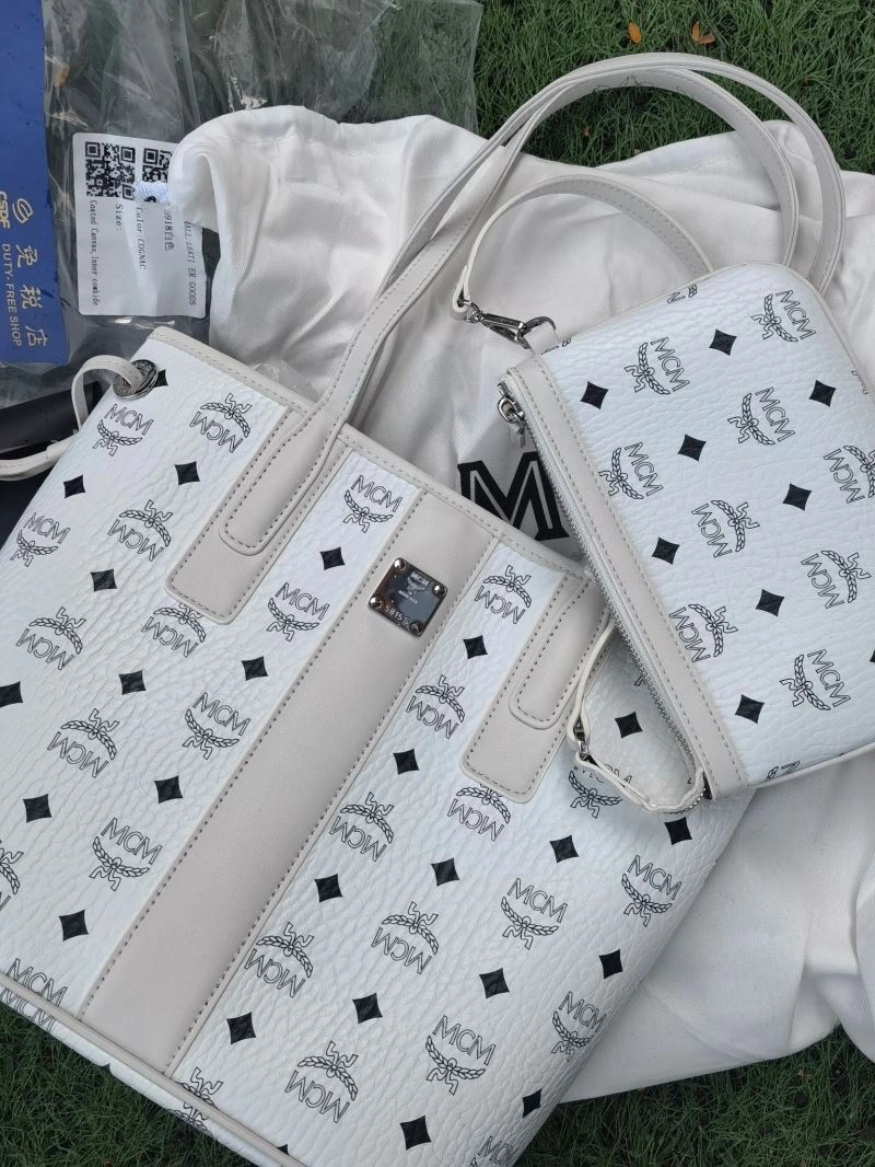 Contemporary MCM Shopping Bags 89643
