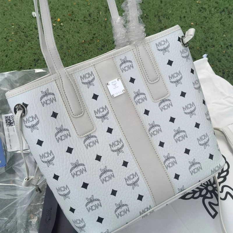 Contemporary MCM Shopping Bags 89643