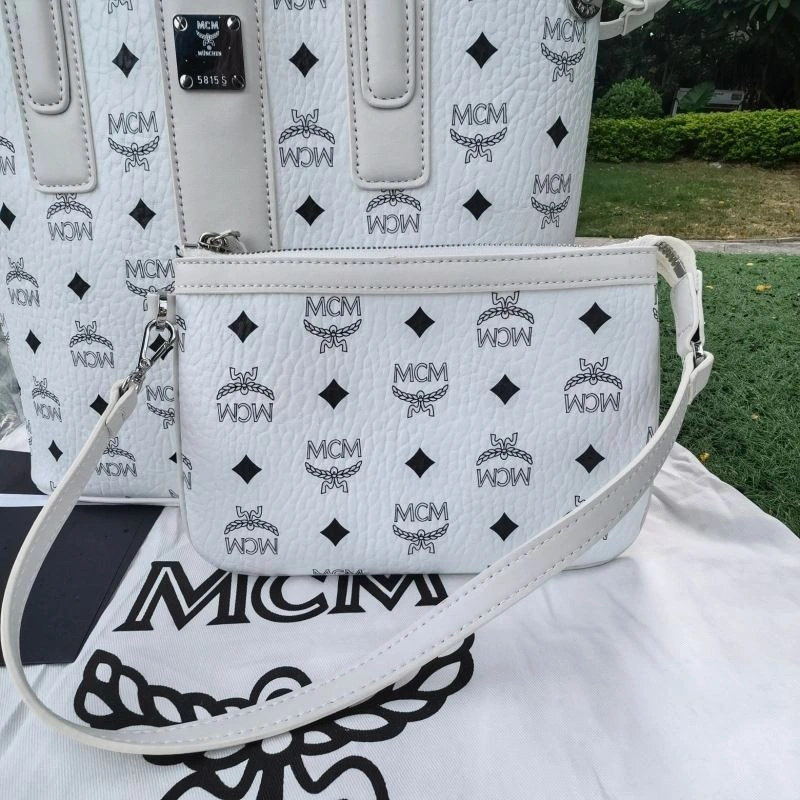 Contemporary MCM Shopping Bags 89643