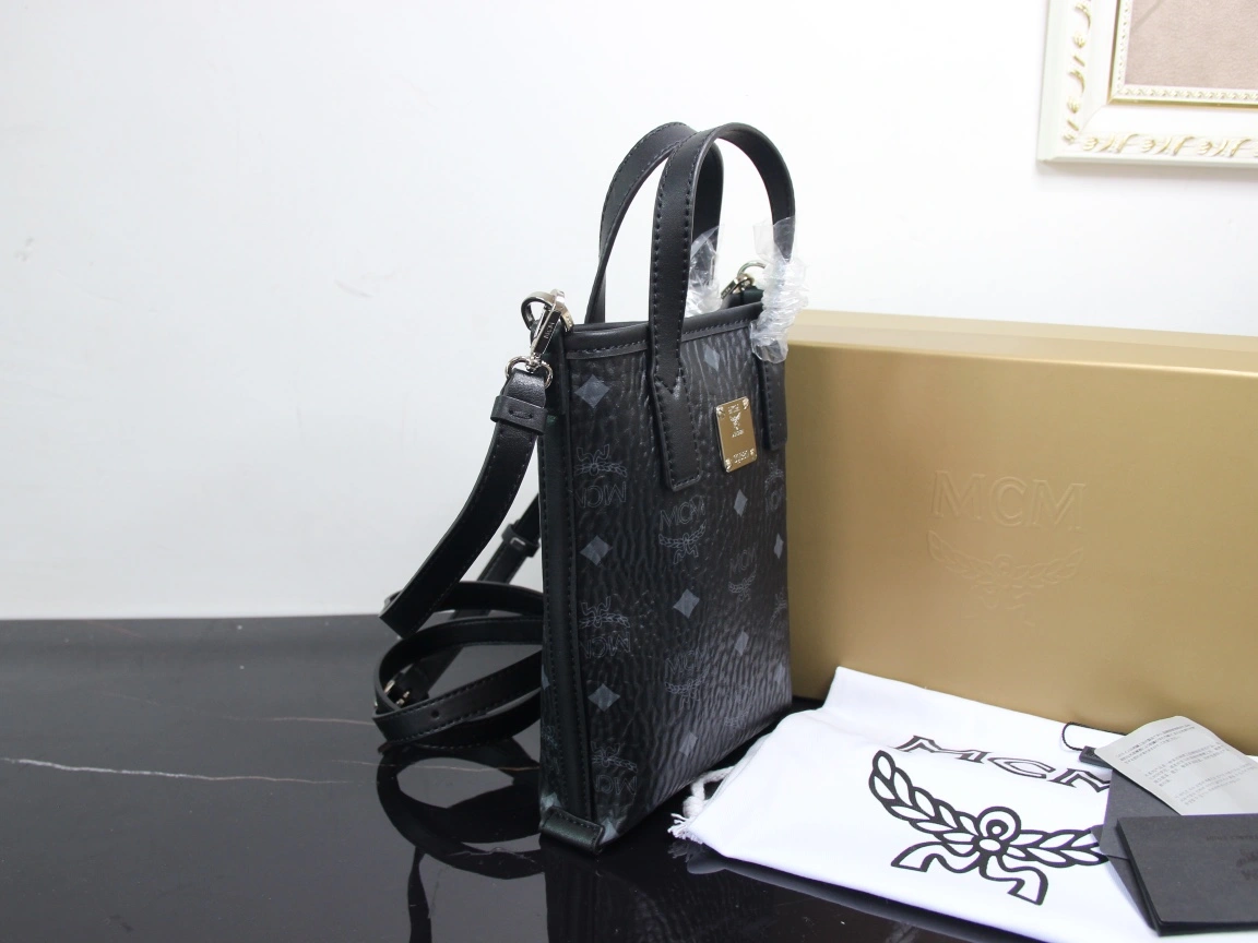 MCM Shopping Bags GoAnywhere 90449
